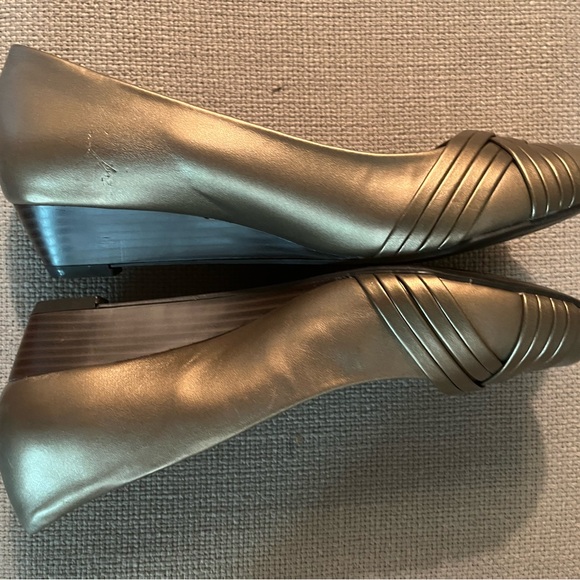 Metallic shoes - Picture 2 of 2